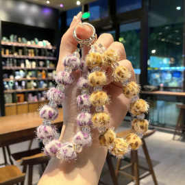 新款秋冬潮流ins毛球手机挂件手机壳彩色串珠毛绒手腕带便捷手链