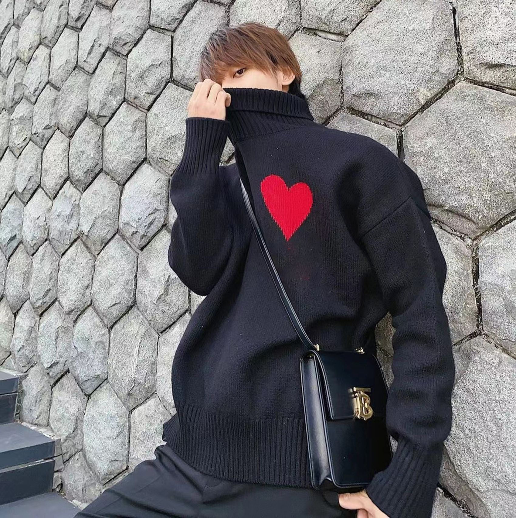 De gama alta AMI pesado Otoño e Invierno amor francés Jacquard hombres y mujeres de cuello alto suelto simple suéter de punto