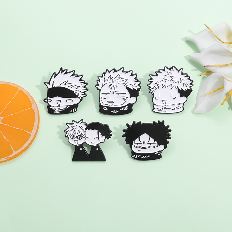 Creative cartoon fashionable brooch