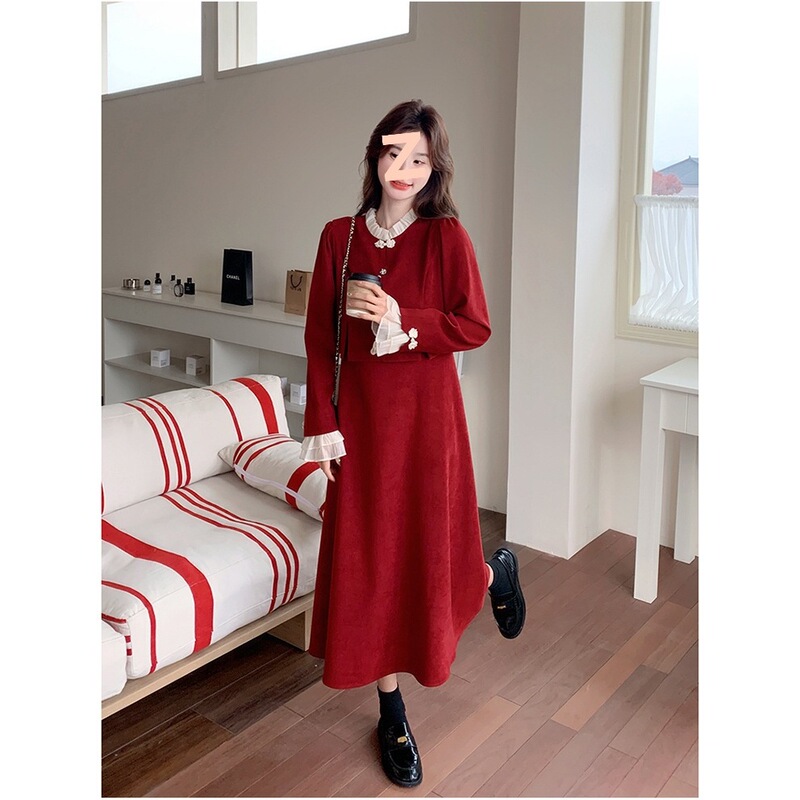Red dress for women, 2026 new autumn collection, faux two-piece design with lace patchwork, long dress, suitable for petite figures, long-sleeved dress for engagements