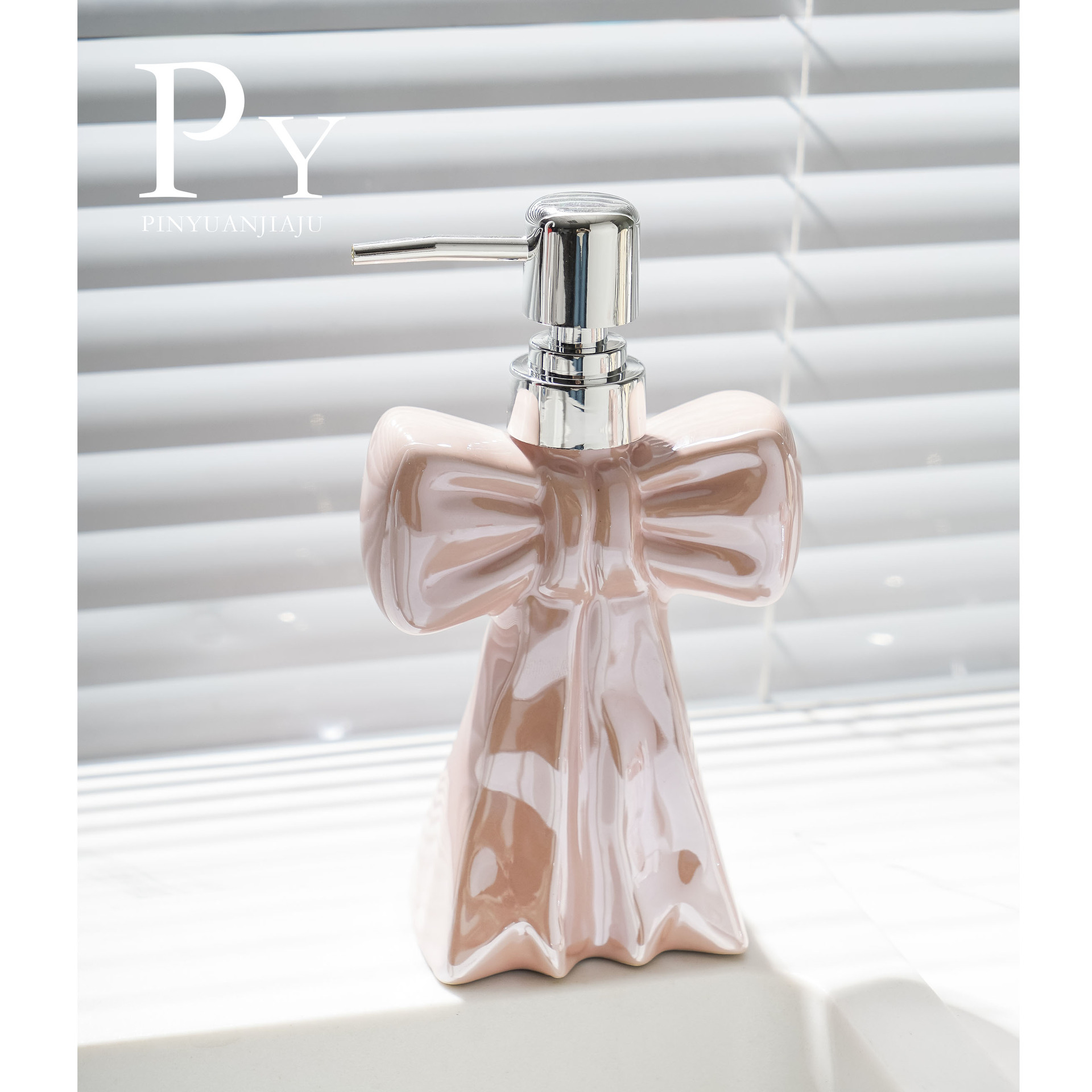 Jabonera de cerámica en forma de arco con drenaje para lavabo de baño, creativa, de alta gama, ligera y lujosa, soporte para jabón transfronterizo.