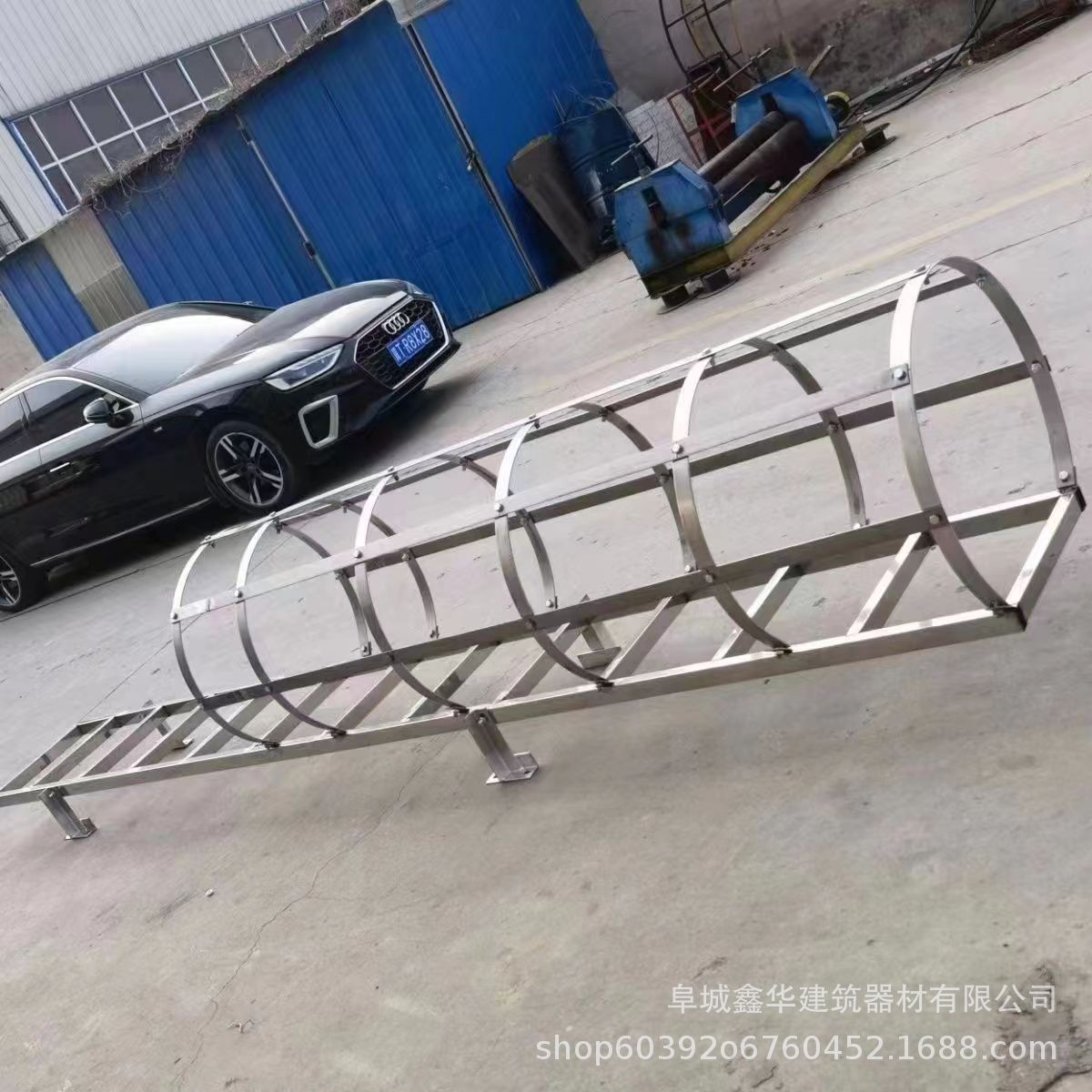 护笼爬梯 厂家供应 种类齐全 基坑直梯 基坑防护梯 护笼直爬梯