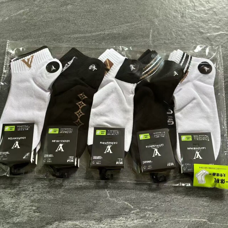 Amazon Cross-Border Fast-Selling Couple's Lettered Trendy Brand Socks, Low to Mid-Calf Cotton Sports Versatile Socks, One Piece