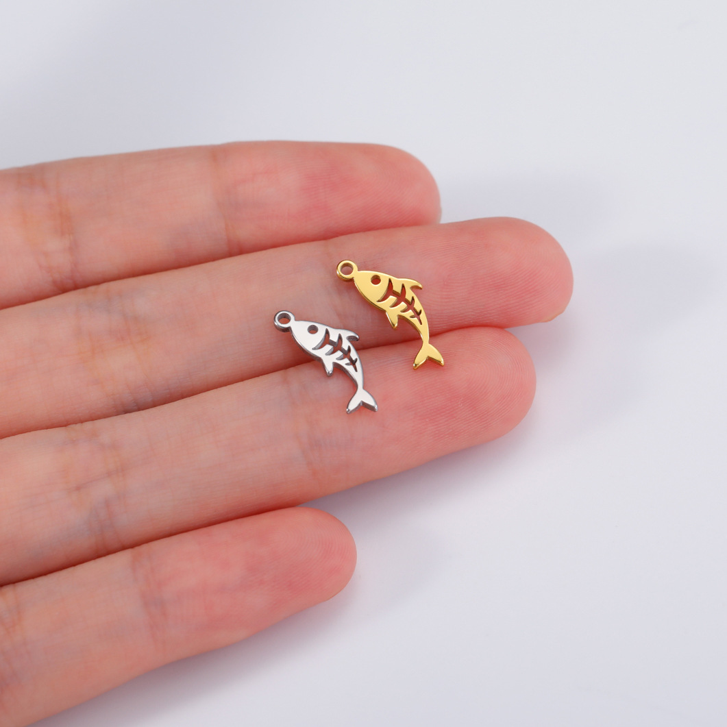 1g Weight Pendant Jewelry Making Type DIY Jewelry Accessories Classification 1 Piece Quantity 304 Stainless Steel Material Spider, Fish, Whale Pattern All Seasons Season Plating Design Simple Style Style 1 Piece 304 Stainless Steel Spider Fish Whale Pendant 8