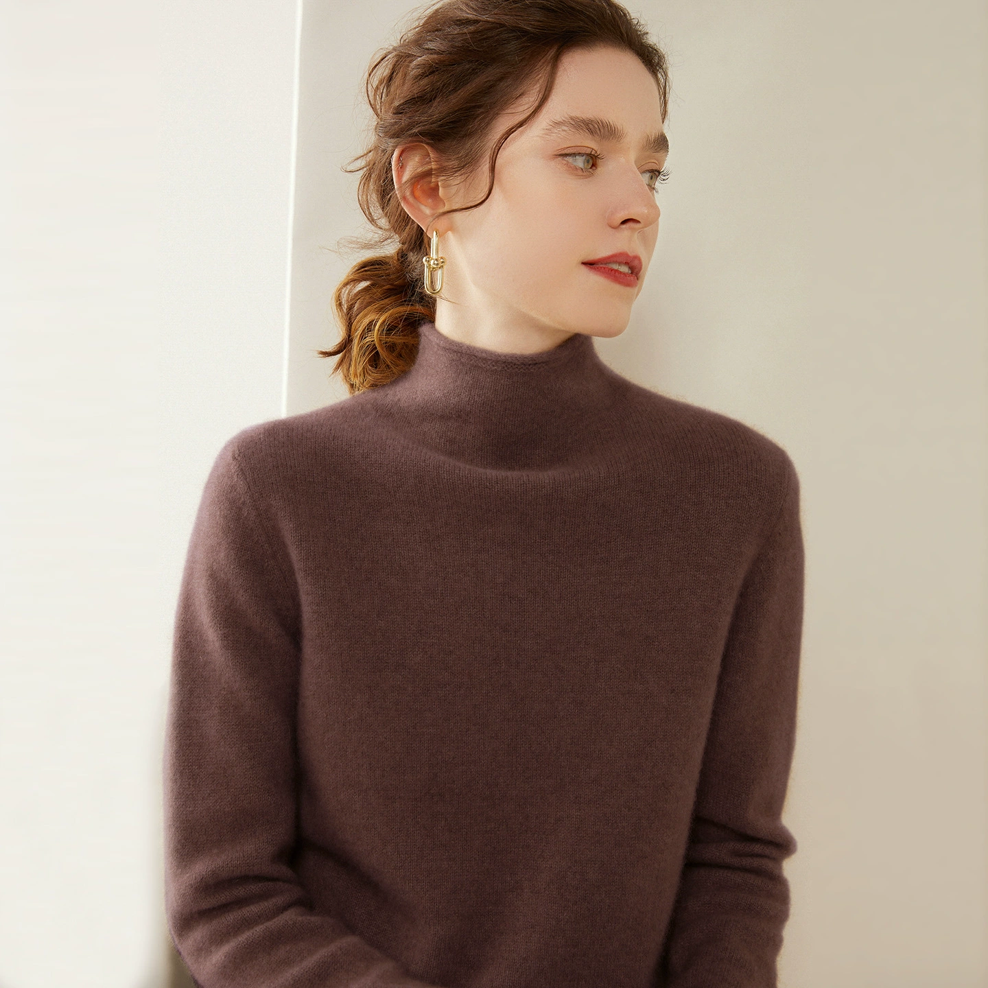 Cashmere base body-friendly classic keep warm sweater, high collar