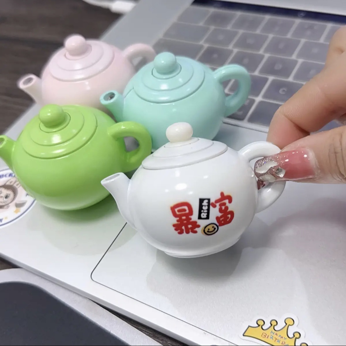 빛나는 흰색 (스칼렛 편지 리치)