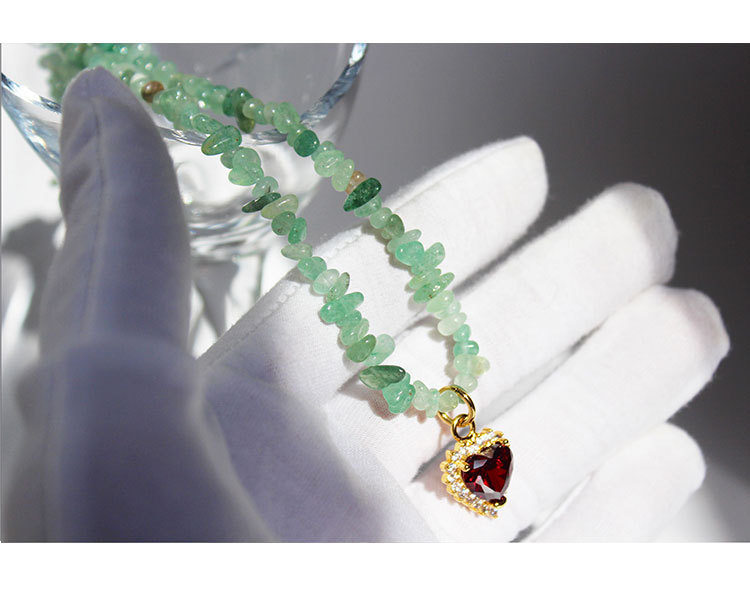 Vintage Ruby Heart-shaped Pendant Green Dongling Stone Beaded Clavicle Chain Necklace display picture 2