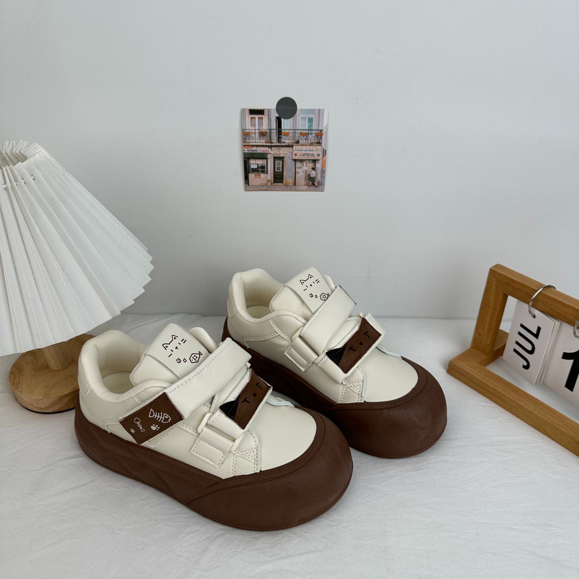 Zapatos de pan de ondas largas 2024 otoño versátiles in-viento zapatos de mujer pequeños zapatos casuales coreanos zapatos blancos para mujeres image 5