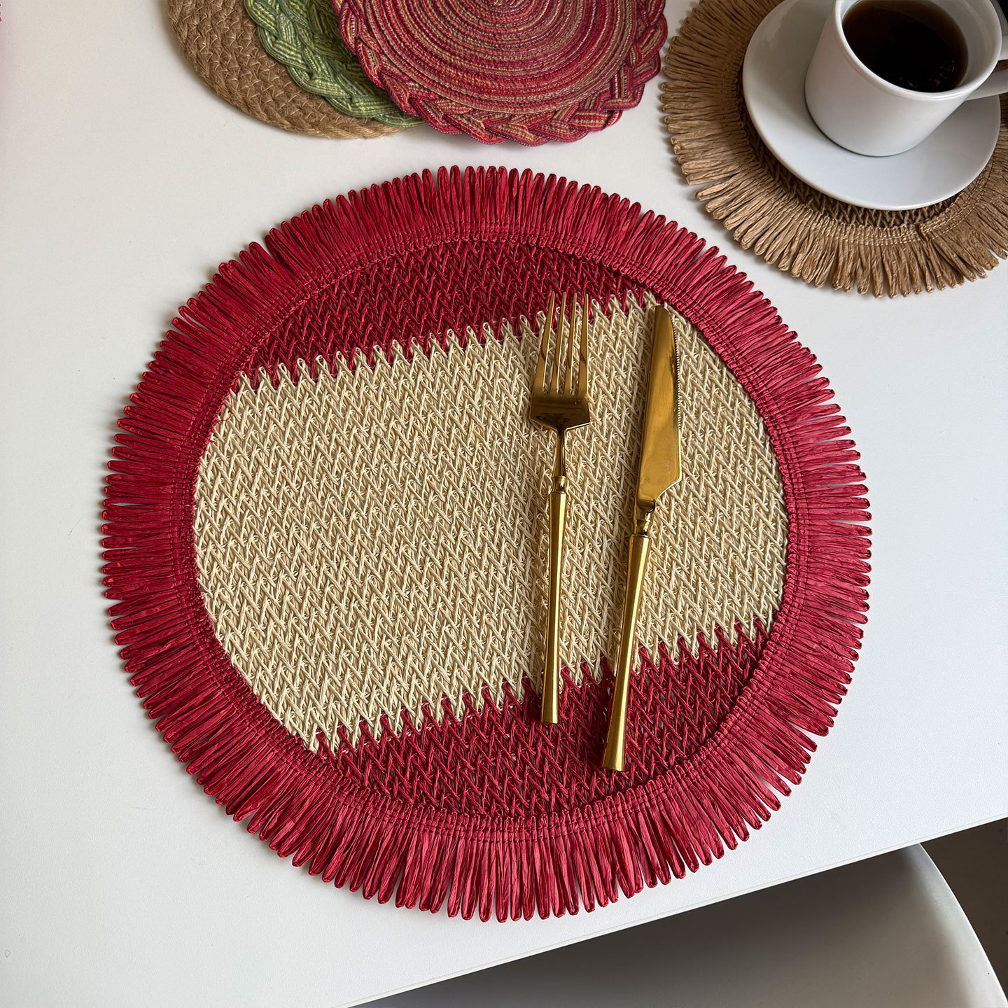 Almohadilla de mesa tejida con cuerda de papel estilo ins Almohadilla de decoración navideña de vacaciones de color a juego Almohadilla de mesa de aislamiento térmico mixto de yute tejido de papel creativo