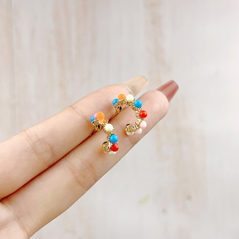 Aguja de plata de moda alta sensación de diamante de goteo de aceite pendientes nicho universal elegante pernos de orejas ligero lujoso temperamento simple orejas para mujeres