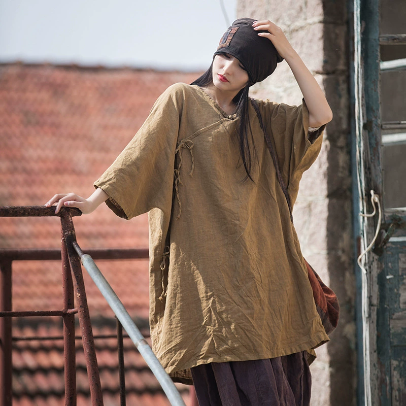 Новинка: Женская футболка миди из хлопка и льна с эффектом потертости, асимметричным воротником на пуговицах и завязками, осенне-зимняя коллекция