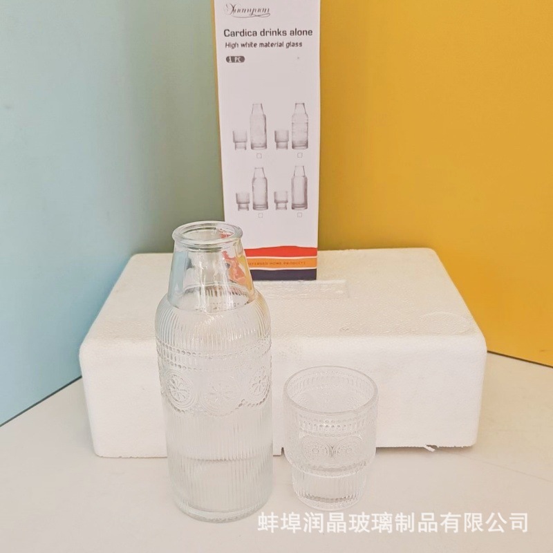 El nuevo Sunflower para una persona bebe vasos de hervidor de agua fría de gran capacidad para el hogar, una olla y un vaso de agua se venden regalos a prueba de alta temperatura.