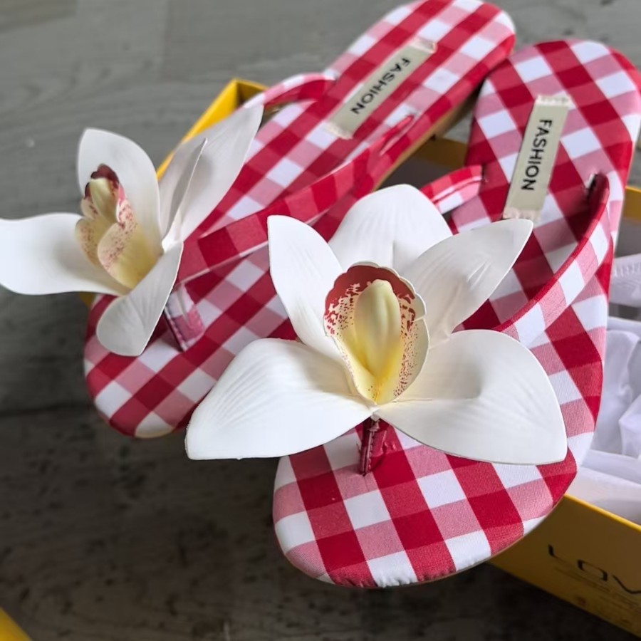 Chanclas con flores, sandalias tipo thong, exportadas por tiendas departamentales, textiles para el hogar, EVA