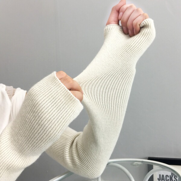 Cashmere demi-season sleeves
