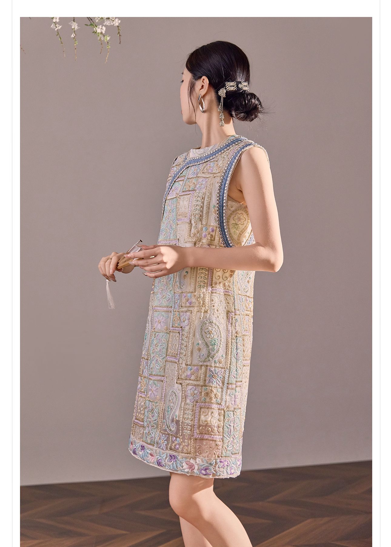 Đầm maxi nữ thêu tay phong cách Trung Hoa mới, tay ngắn, cổ tròn, chân váy dài có thể tháo rời — Màu xanh mơ chi tiết 5