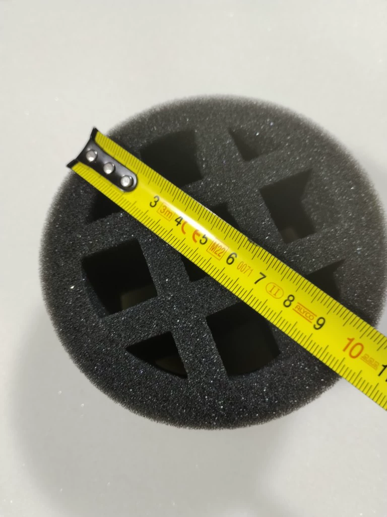 Пылезащитная губка с вентиляционной трубой на строительной площадке