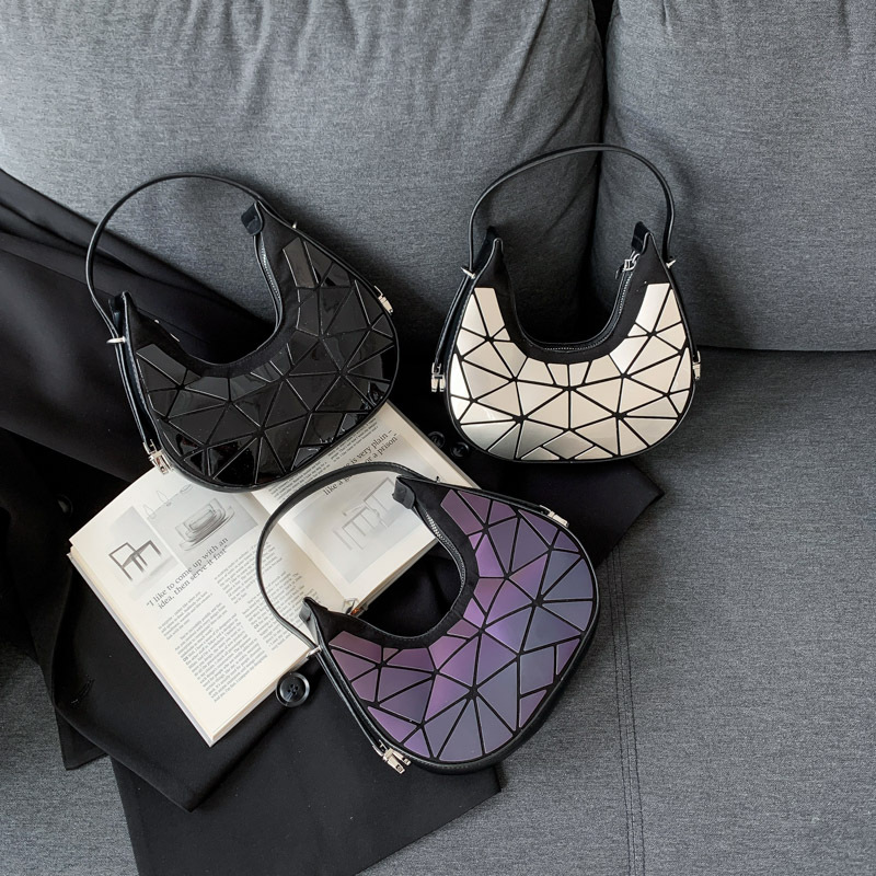 Luz de lujo Rhombus reflexivo bolso femenino ins colorido luminoso femenino axila Bolsa De alto sentido francés bolsa de la Media Luna Internet celebridad