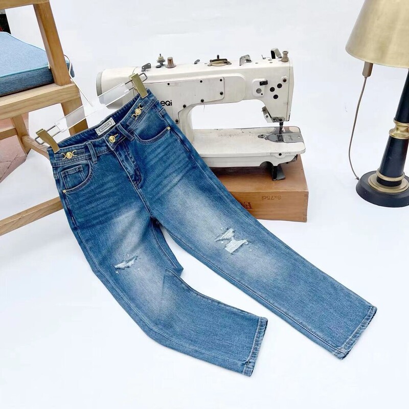 2026 Summer Ripped Cigarette-Leg Cropped Straight Pants with Cool Feel, Luxurious Diamond-Studded Thin Women's Jeans 2026 Summer Ripped Cigarette-Leg Cropped Straight Pants with Cool Feel, Luxurious Diamond-Studded Thin Women's Jeans