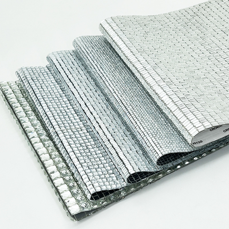 Venta caliente a gran escala cristal intermitente cristal agua pegatinas de diamantes joyas de bricolaje pegatinas de diamantes calientes autoadhesivas zapatos y sombreros decorados con pegatinas exquisitas