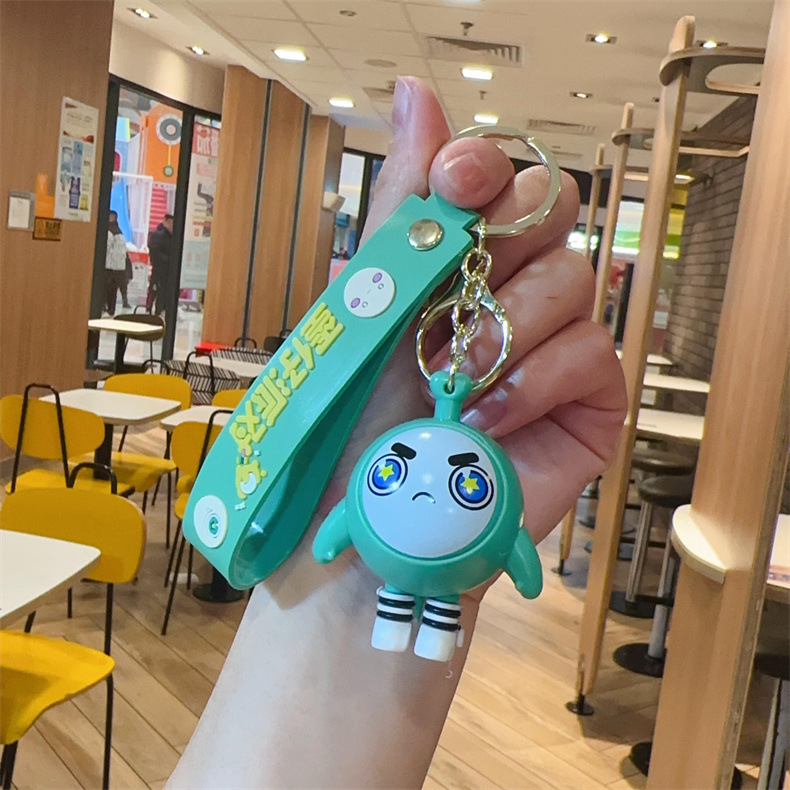 Muñeca de dibujos animados goteo llavero bolsas escolares exquisitas para hombres y mujeres colgantes para agarrar muñecas colgantes para el mercado nocturno regalos al por mayor