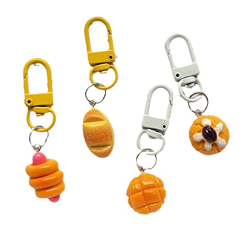 Food play egg yolk cake keychain cute and sweet Japanese pendant ins cute bread bestie gift jewelry pendant