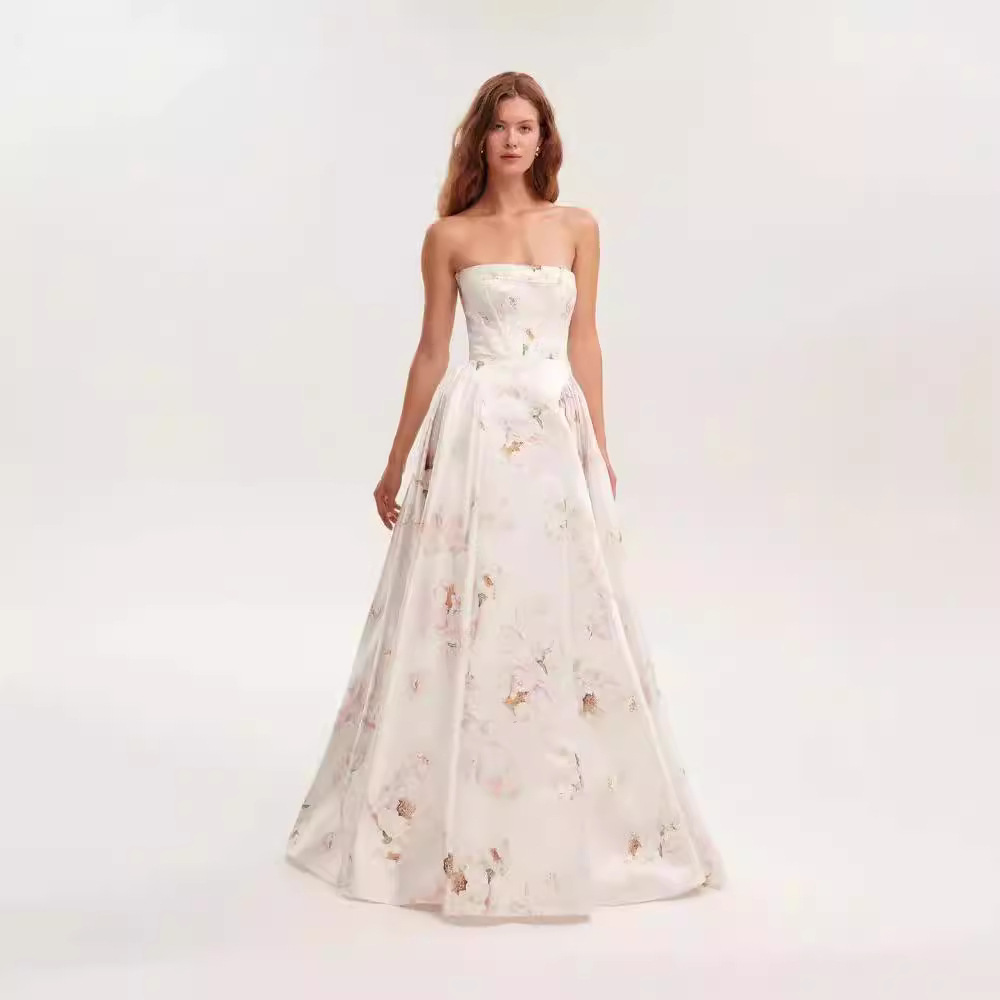 Abito da donna primavera estate con spalle scoperte, stile europeo-americano, taglio tridimensionale, lungo abito da sera elegante, nuovo 2025_voghion.com
