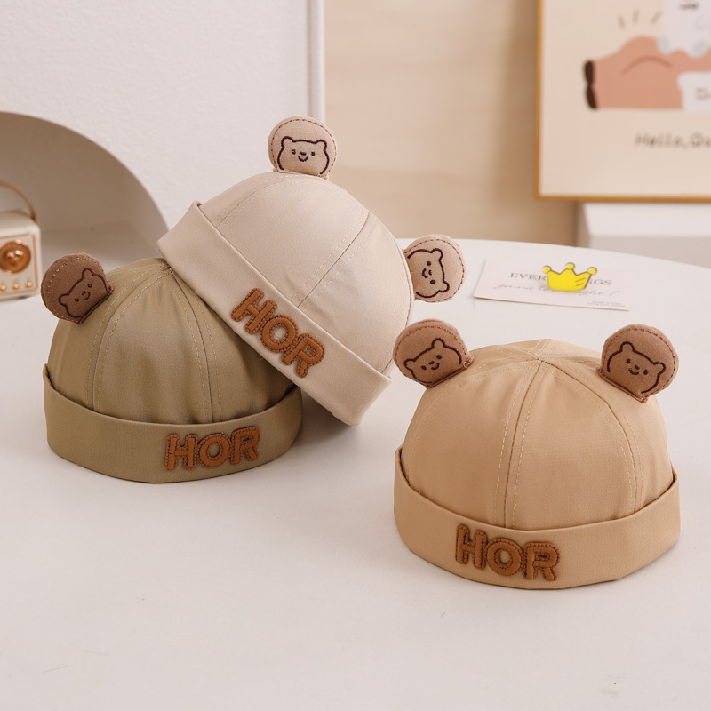 Bonito sombrero de bebé oso primavera y otoño delgado sombrero de piel de melón protector solar para hombres y mujeres, niños y niñas, mes pequeño, sombrero principal