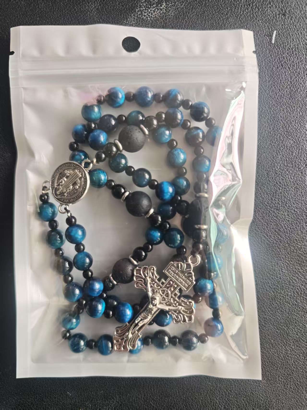 2022 verano nuevo transfronterizo negro natural cuentas redondas cadena larga negro Ball piedra Cruz Rosario collar de los hombres al por mayor