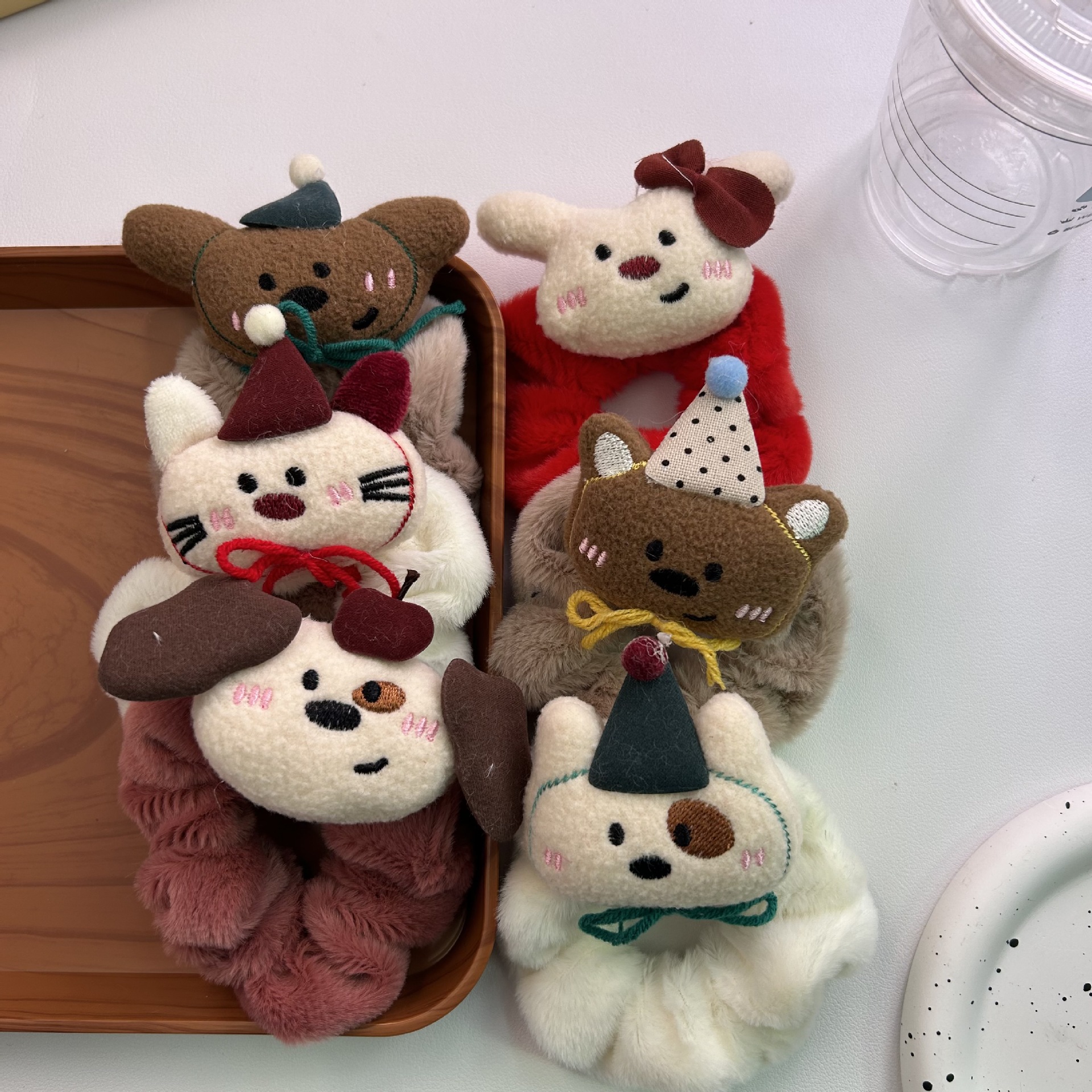 Otoño y invierno nuevo estilo coreano lindos dibujos animados de peluche círculo de intestino grande chica adornamiento de cabello de alta sensibilidad correa de cuero cabello cordón