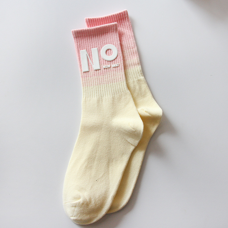 2025d New R For Women Gradient Color Mid-Calf Spring Summer Trendy Brand Personality Sports Women's Socks_voghion.com