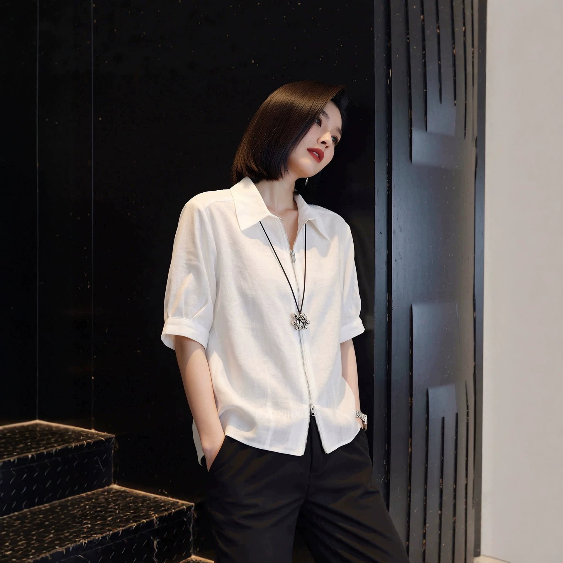 Áo sơ mi nữ ngắn tay cổ lật phối dây kéo thiết kế — màu trắng chi tiết 2