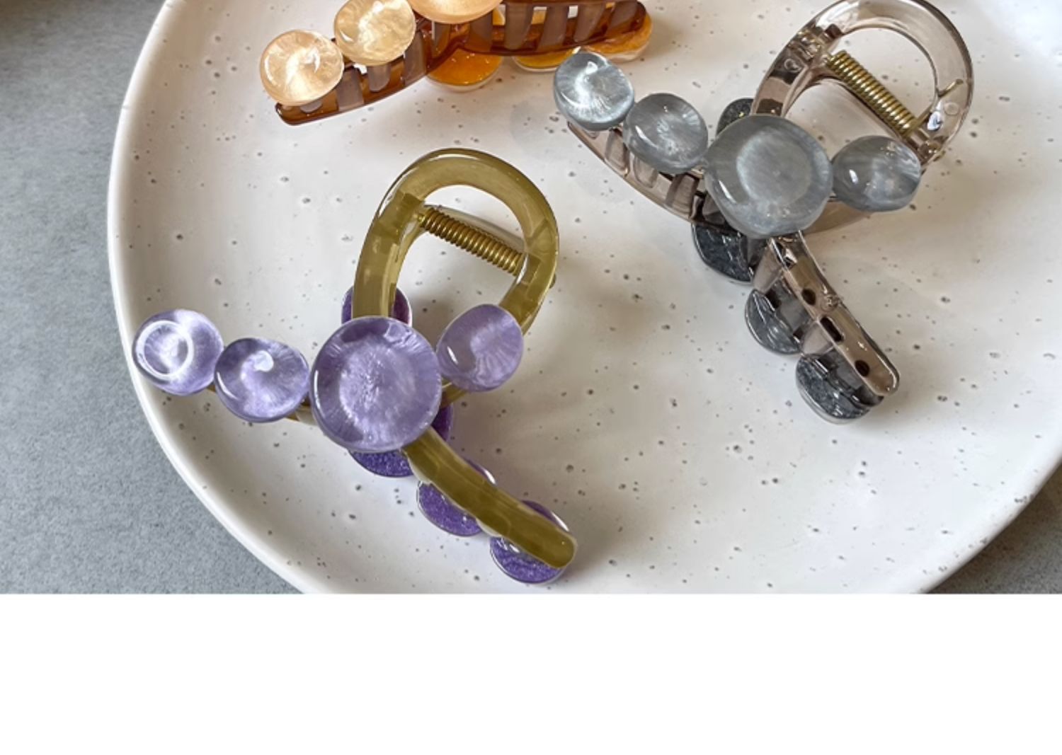 Round Hair Clip in Champagne