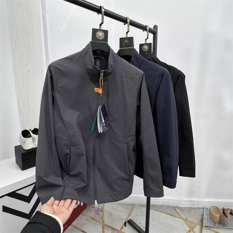 Spring Men's Outdoor Seamless, Lightweight, Versatile Casual Sports Softshell Stand-Collar Jacket Spring Men's Outdoor Seamless, Lightweight, Versatile Casual Sports Softshell Stand-Collar Jacket