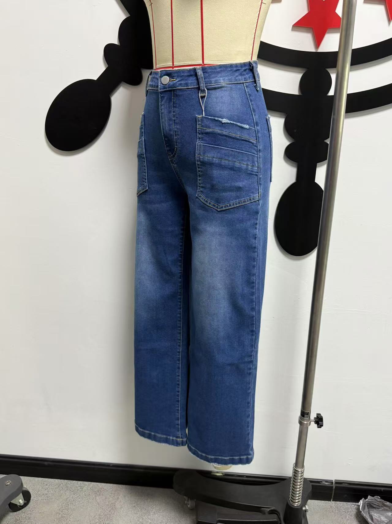 Women's Clothing Mid-Rise Wide Leg Jeans Retro Washed Cuffs Frayed Hem Slanted Pockets Cropped Length Denim_ecoleips.com