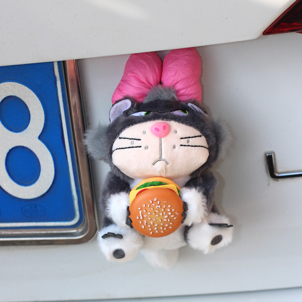 Cute Lucifer muñeca exterior coche techo de coche cola trasera muñeca de peluche colgante coche baúl colgante coche interior