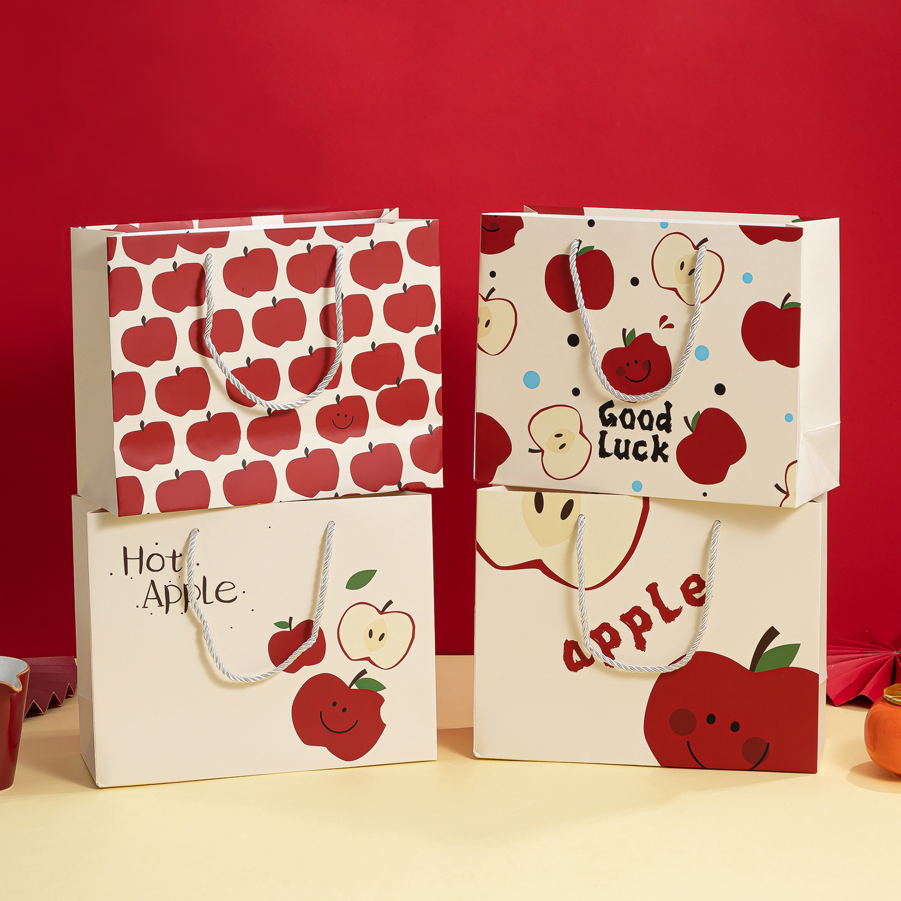 红色小苹果礼品袋小号生日礼物手提袋加厚大号硬纸袋包装袋子卡通