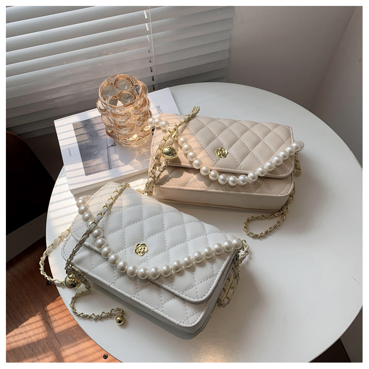 Fashion Pearl Chain Rhombus Embroidery Thread Messenger Small Square Bag Wholesale display picture 94