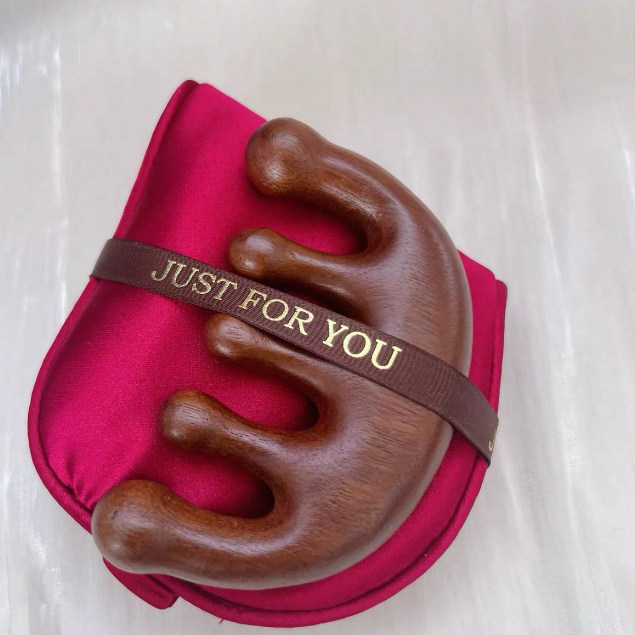 빨간색 안대 + 경락 브러쉬