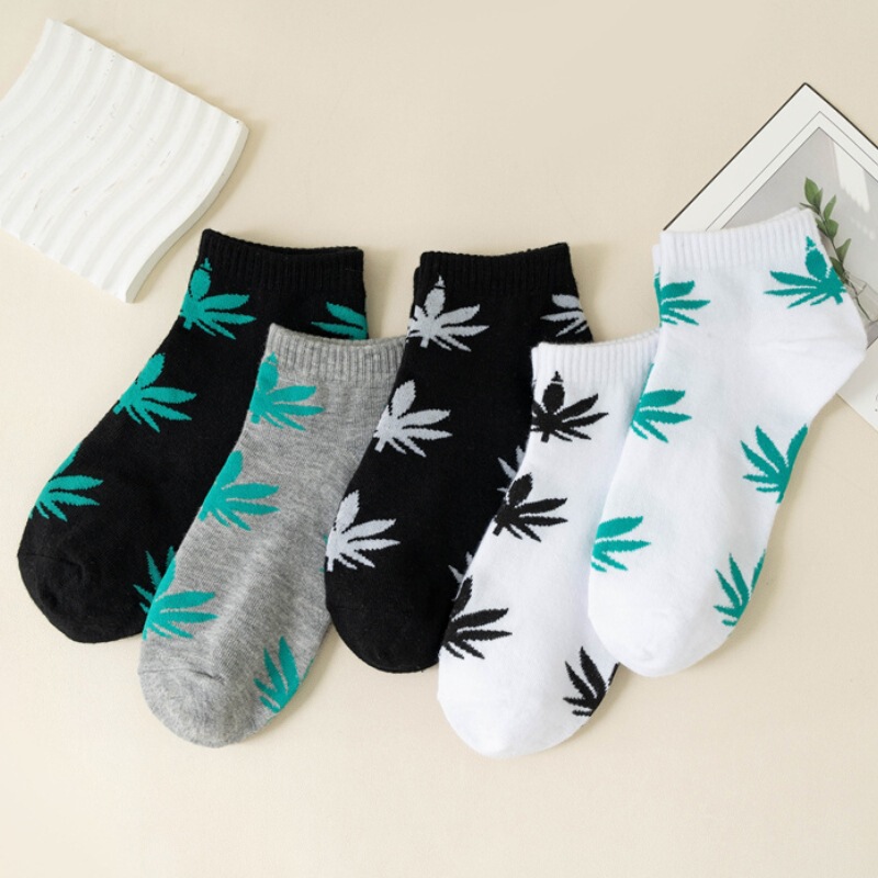 Women's Maple Leaf Socks, Colorful Men's Couple Socks, Personalized Street Style Trendy Women's Socks, Casual Versatile Sweat-Absorbent Quick-Drying Socks