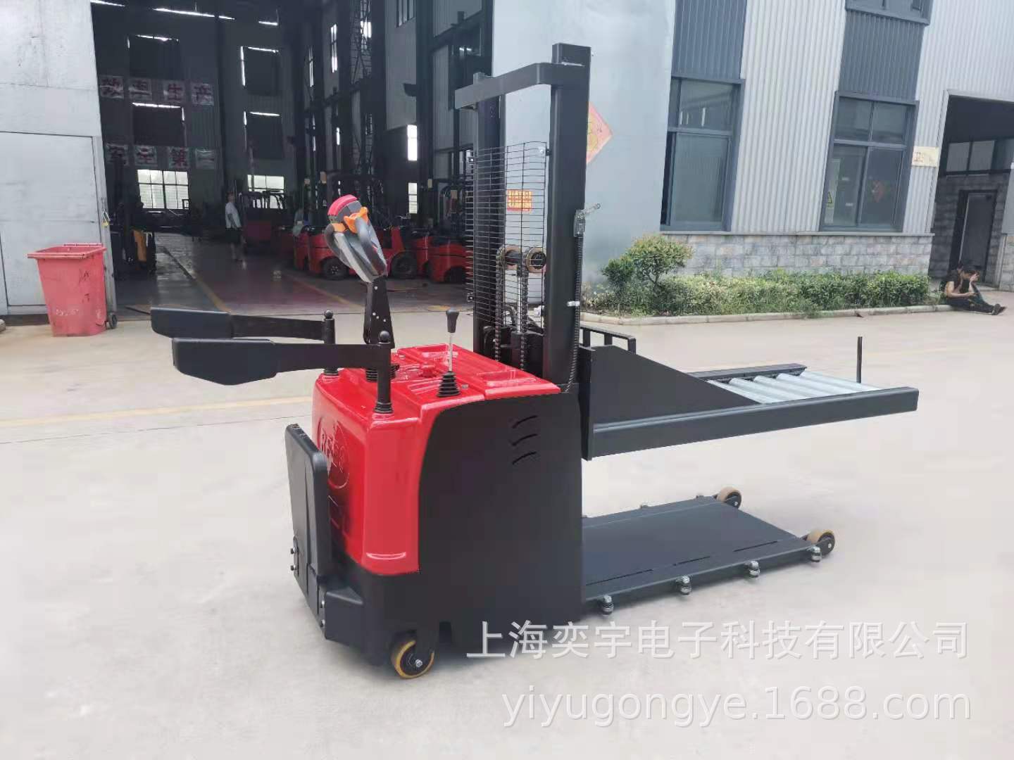 电动滚筒堆高车