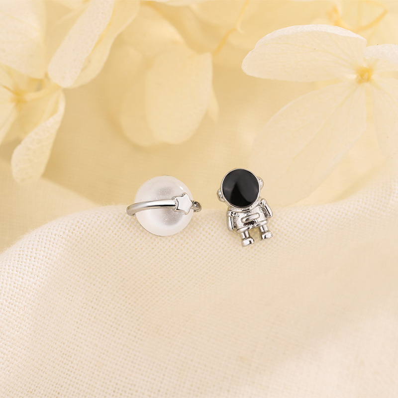 宇航員星球不對稱耳釘小眾設計感宇宙星星耳釘小巧簡約耳飾氣質女