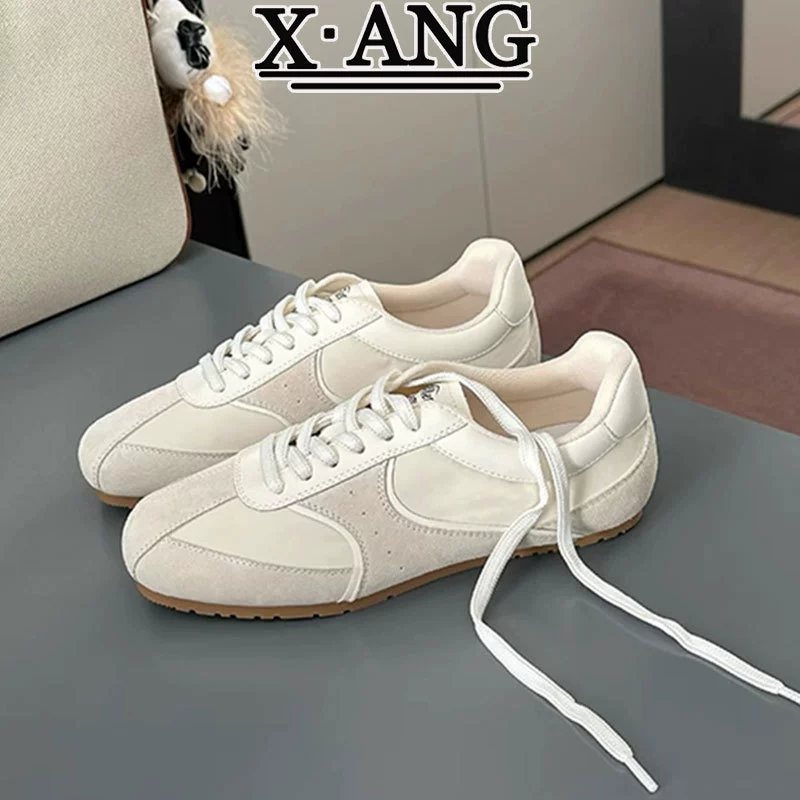 Кожаная ретро немецкая обувь женская обувь весна 2025 новый стиль повседневная спортивная обувь арганд плоская подошва маленькая белая обувь