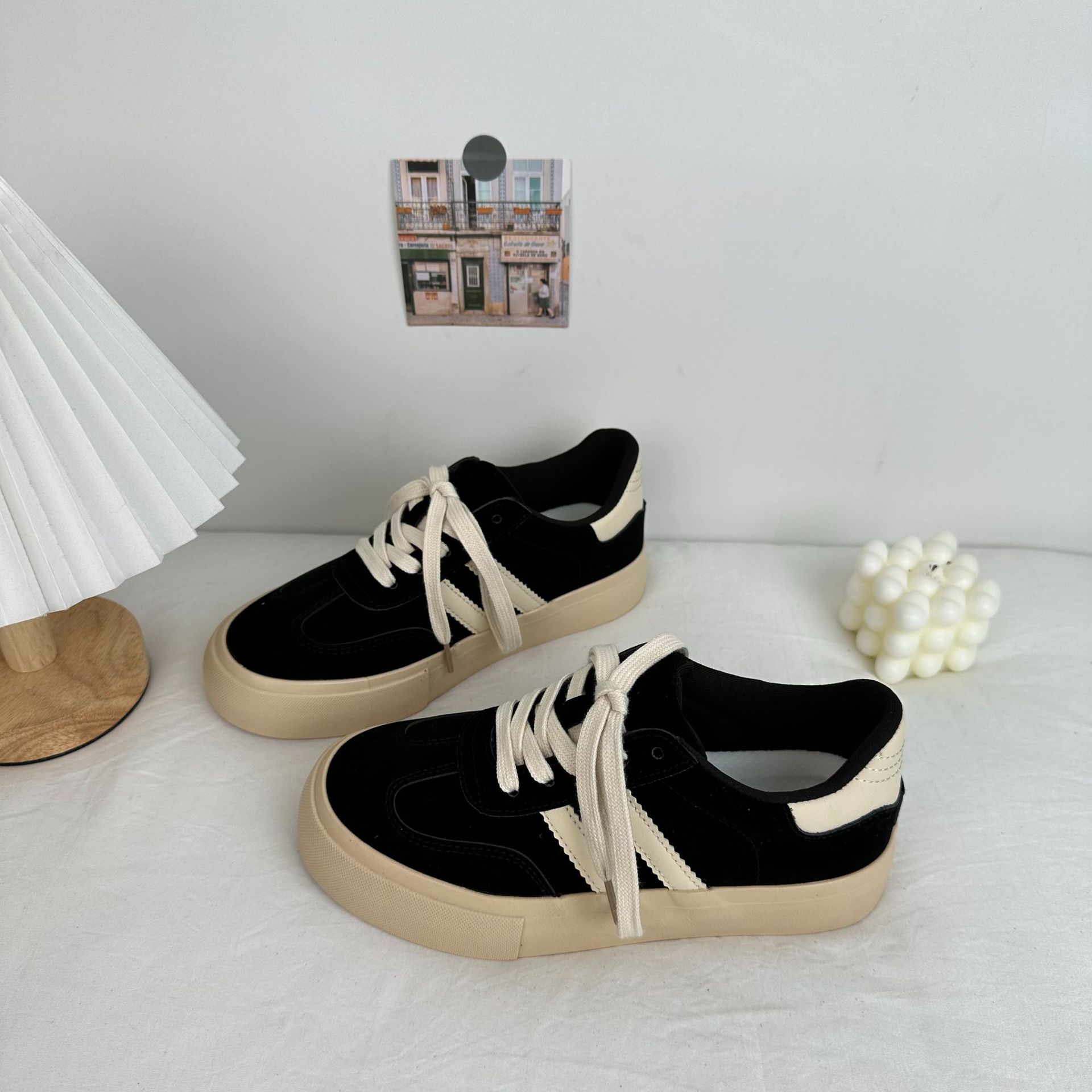 Zapatos de entrenamiento de base gruesa para mujeres 2024 zapatos deportivos casuales deportivos de alto nivel de inspiración de moda zapatos de entrenamiento de estilo 6585