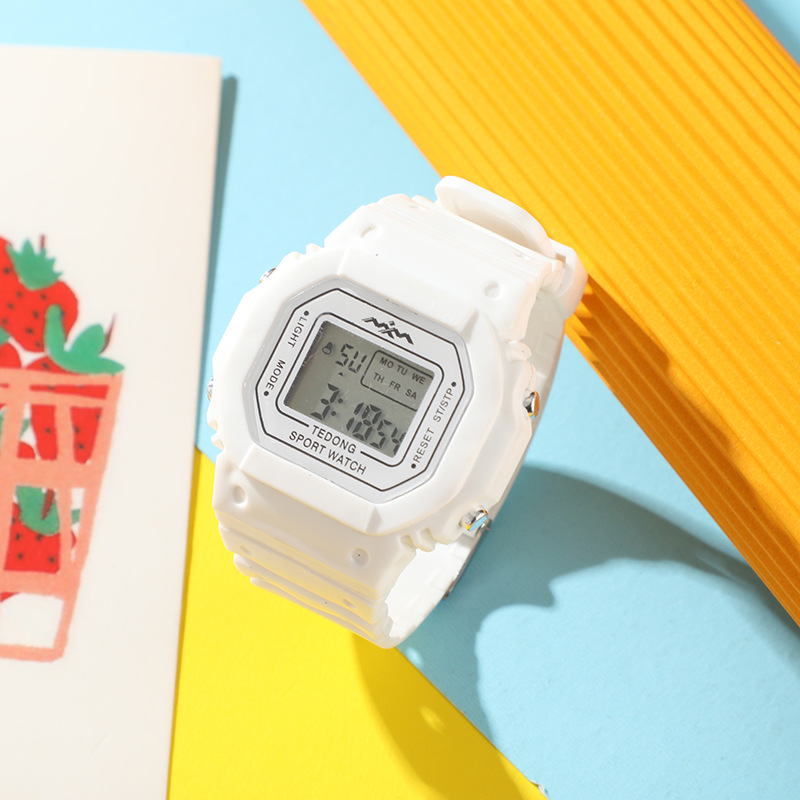 Reloj estudiante niños unicornio cuadrado Matcha verde pequeño cuadrado impermeable reloj despertador luminoso reloj electrónico