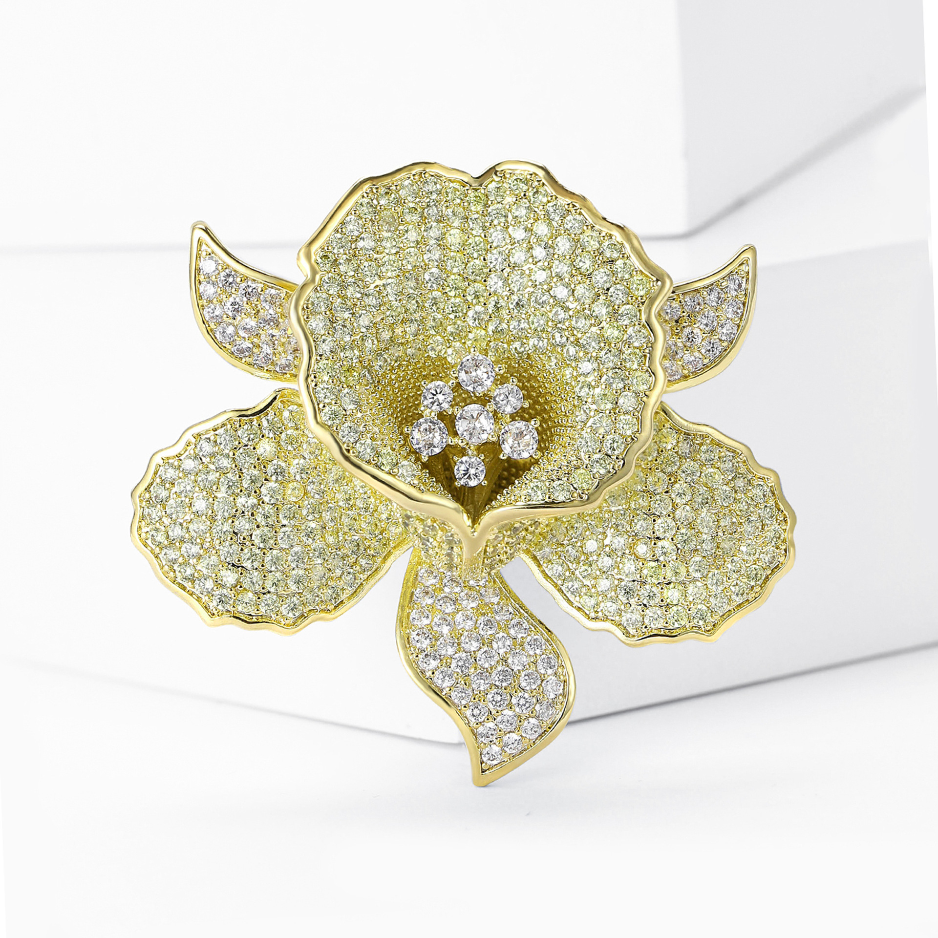 Elegant Luxurious Pin Flower Copper Inlay Zircon Women's Brooches display picture 5