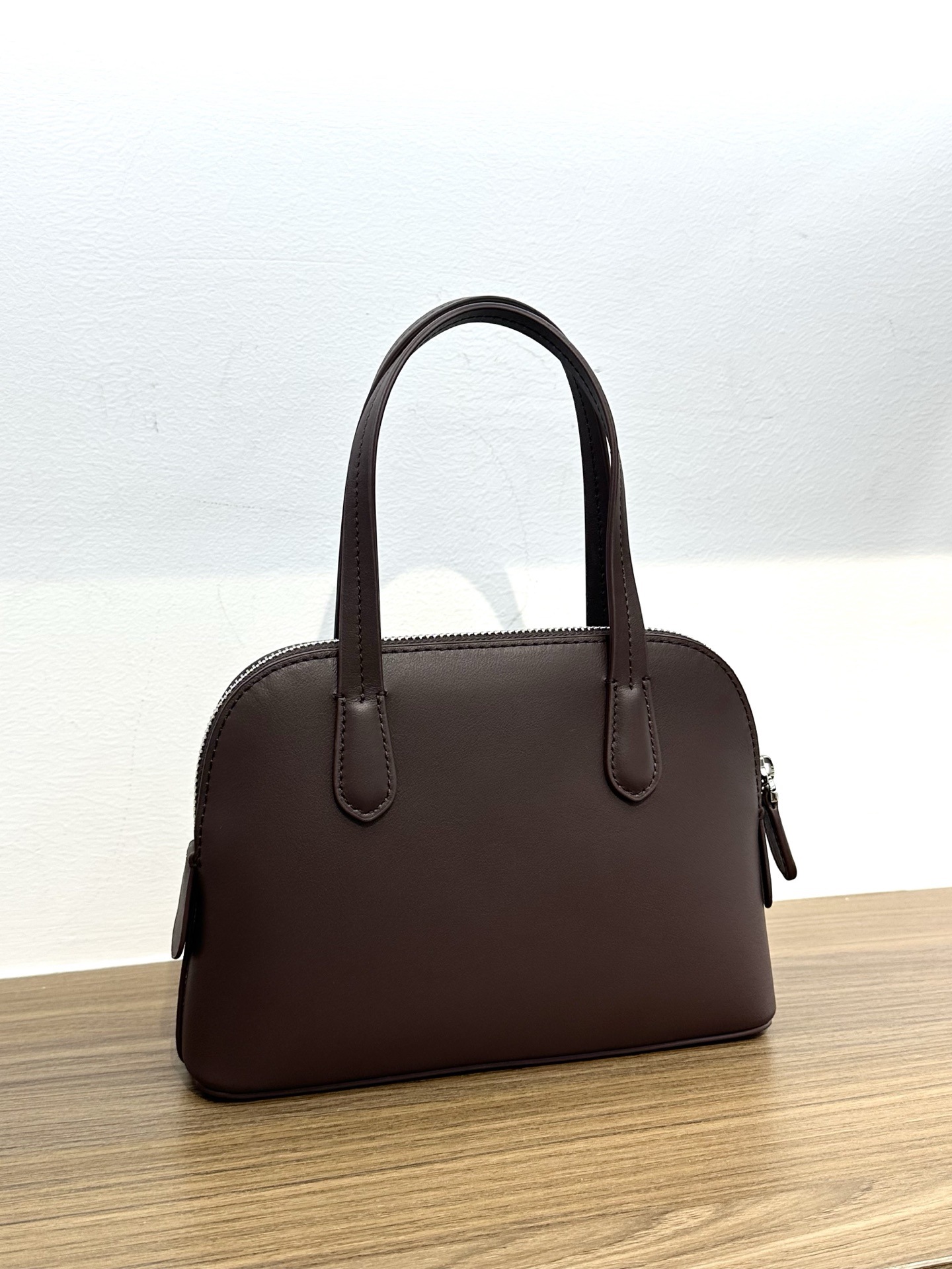 Top Grain Cowhide Mini Bowling Shell Handbag 2025 New Genuine Leather Small Bag For Women Commuter Shoulder Crossbody Bag - Thumbnail 6