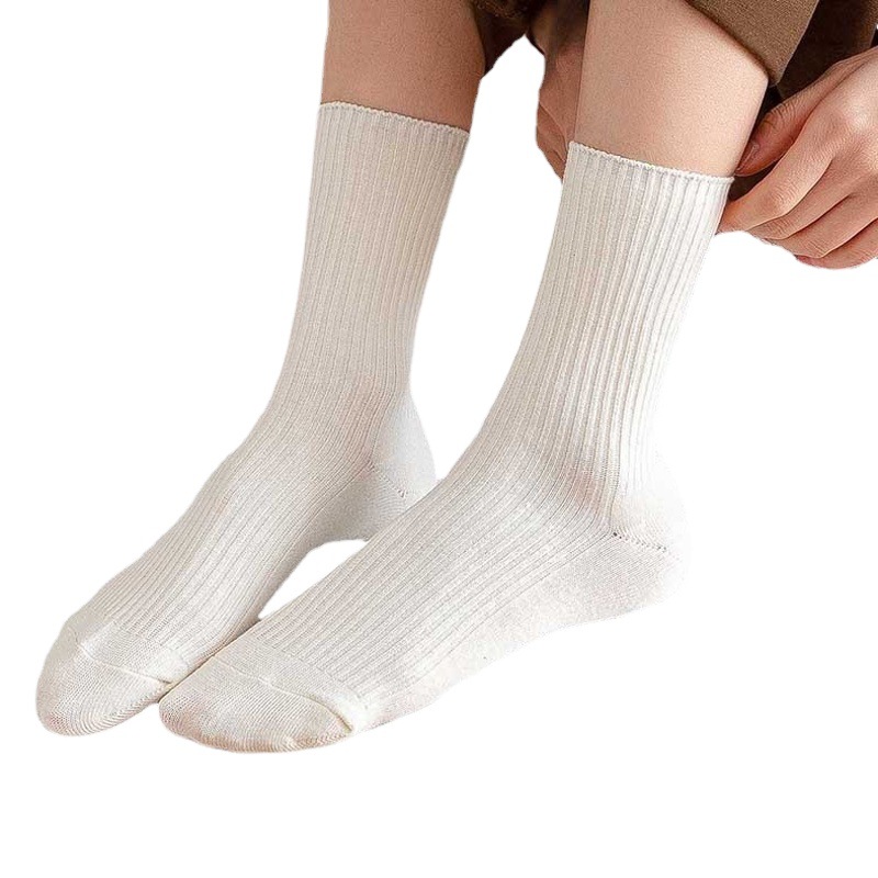Otoño e invierno nuevos calcetines de pila de doble aguja Medias medias de mujer Calcetines de algodón de color sólido JK calcetines blancos japoneses ins moda todo a juego