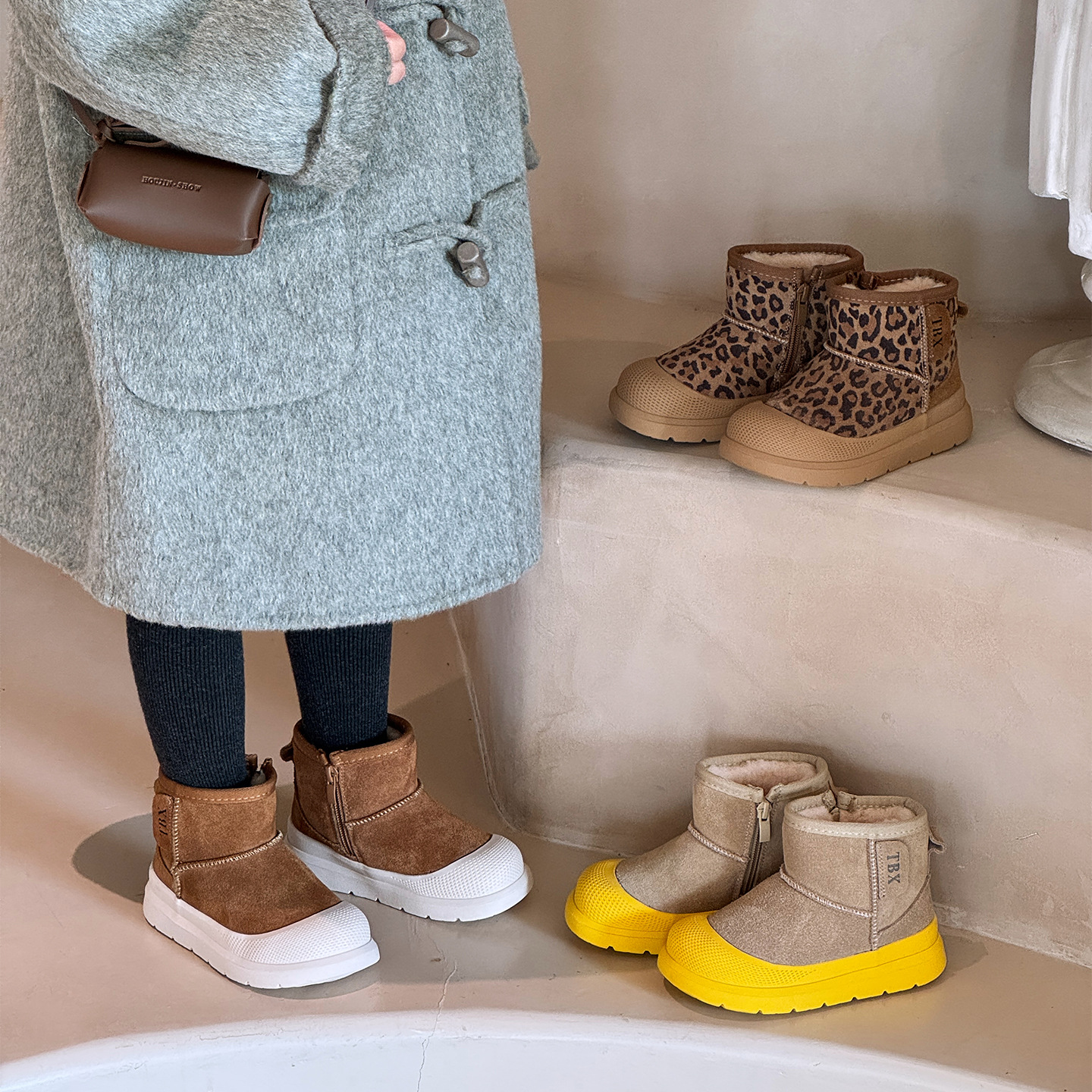 Children's Snow Boots 2025 Winter New Style Genuine Leather Girls' Warm Thickened Cotton Boots Boys' Fleece-Lined Non-Slip Large Cotton Shoes