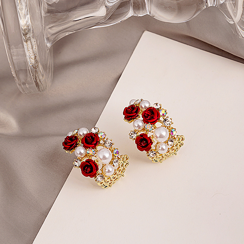 Red Maple Leaf Tassels Wine Red Crystal Inlaid Earrings Simple Elegant Ear Hanging display picture 1