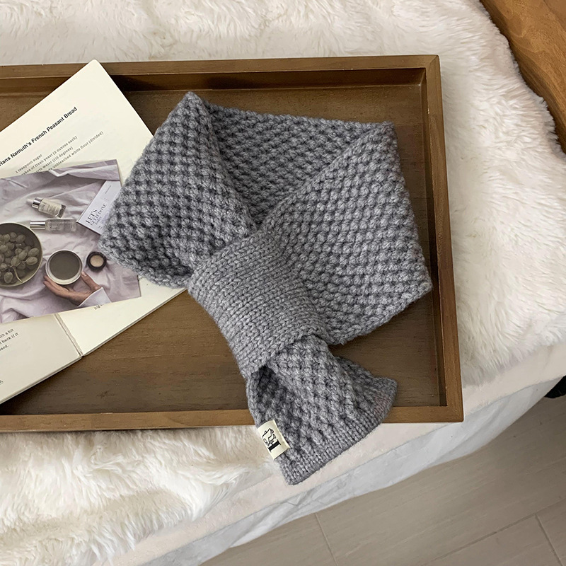 Pequeña bufandas mujeres otoño invierno nuevo estilo coreano todo el tiempo cálido color sólido bufandas rojas de red perezosas lana punto cruzado bucal